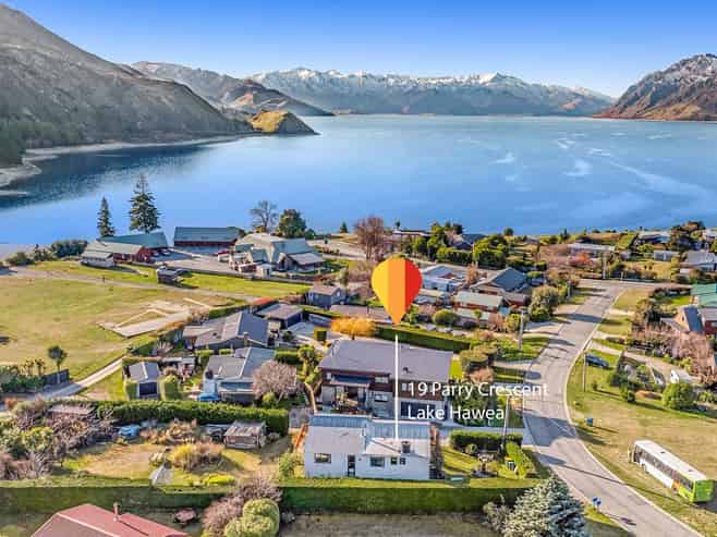 19 Parry Crescent, Lake Hawea