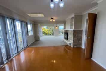 15 Ellesmere Crescent, Pakuranga