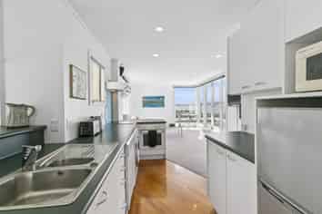 31/125 Grant Road, Thorndon
