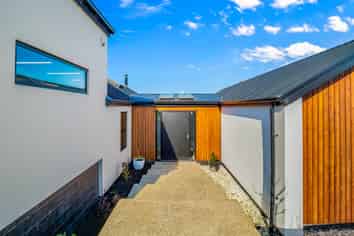 5 Goddard Way, Sawyers Bay