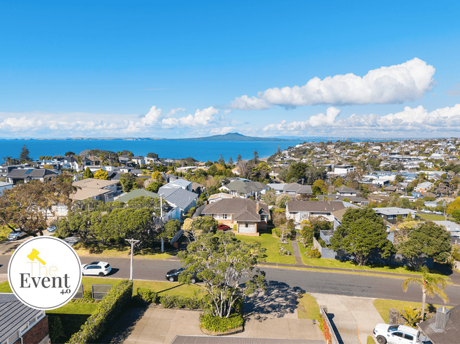 6 Folkestone Street, Murrays Bay
