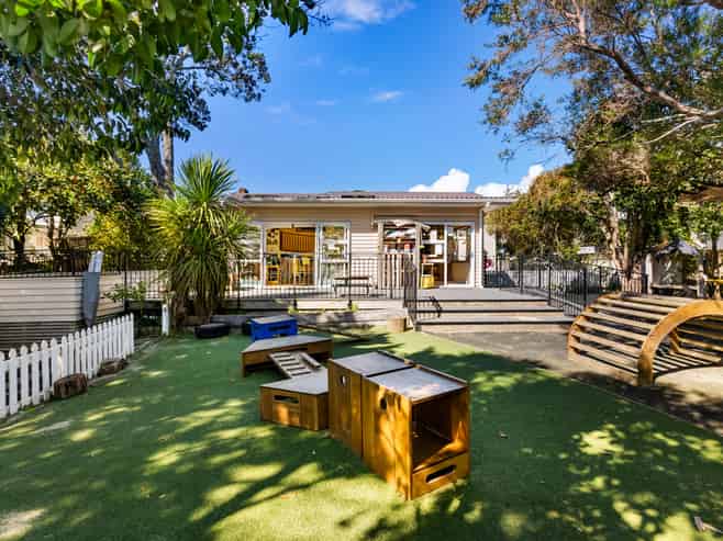 6 Folkestone Street, Murrays Bay