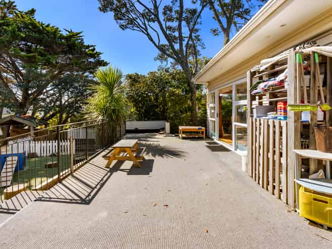 6 Folkestone Street, Murrays Bay