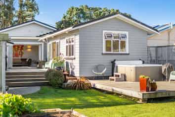 18 Bracken Street, Petone