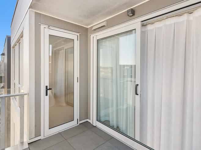606/3 Rose Garden Lane, Albany