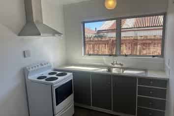 18C Cairnfield Road, Kensington