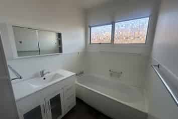 18C Cairnfield Road, Kensington
