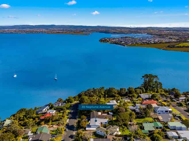 39 Neptune Avenue, Beach Haven