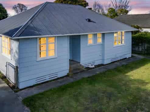 62 Hollyford Avenue, Bryndwr