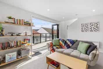 4/101 Rongotai Road, Kilbirnie