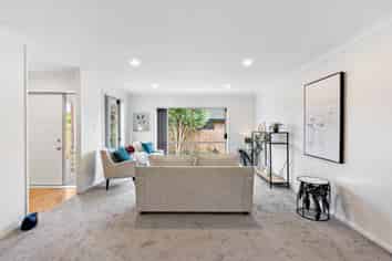 13 Clover Drive, Henderson