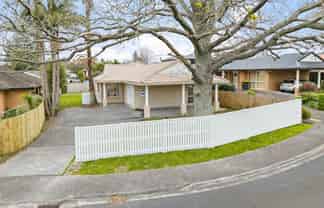 13 Clover Drive, Henderson