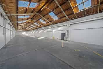Ideal Central Location, Warehouse/Office