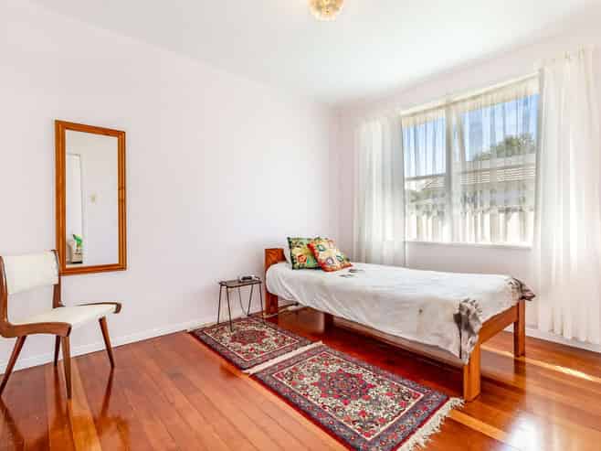 2/11 Preston Avenue, Mount Albert