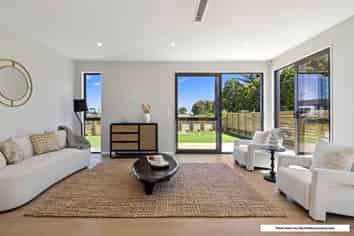 102 Te Oneroa Way, Long Bay