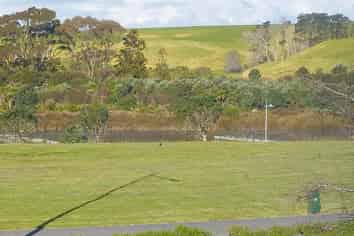 102 Te Oneroa Way, Long Bay