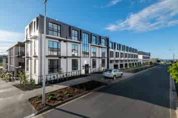 102/17 Pennant Street, Long Bay