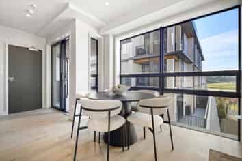 102/17 Pennant Street, Long Bay