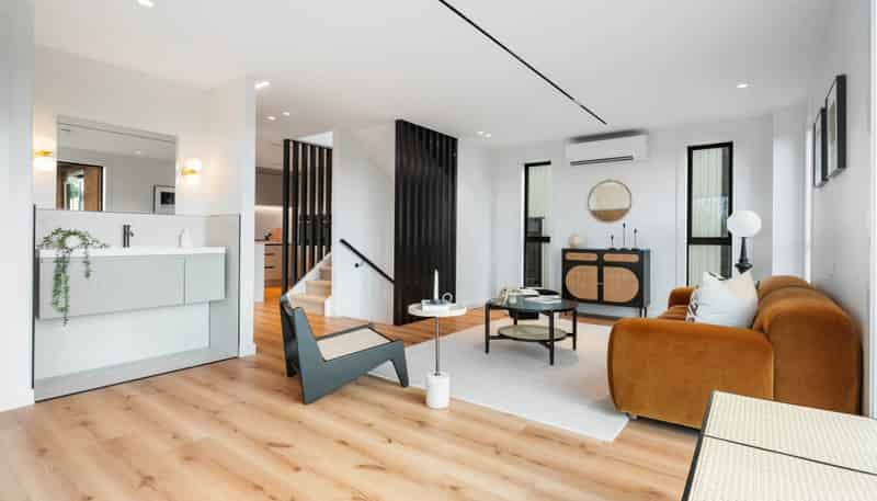 2F Rangitoto Terrace, Milford