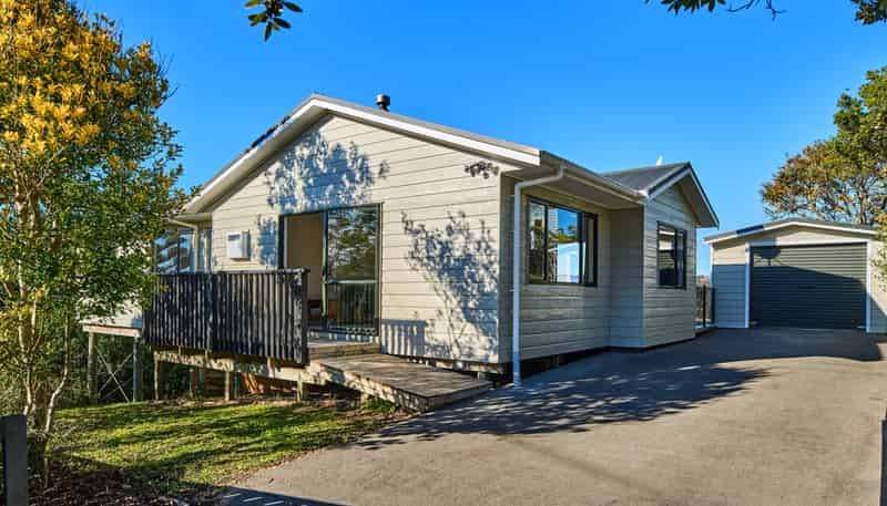 3 Makora Grove, Paremata
