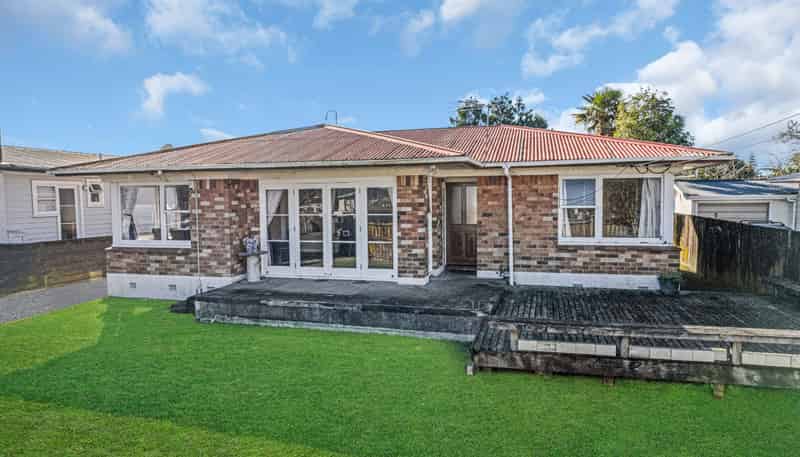 8 Braeburn Place, Takanini