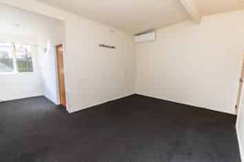 4 Cruickshank Cresent, Clouston Park