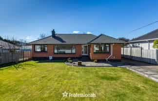 8 Coates Grove, Silverstream