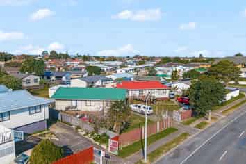 174 & 176 Finlayson Avenue, Clendon Park