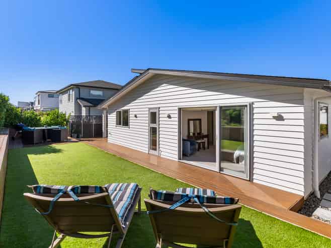 24 Tawatawa Street, Long Bay