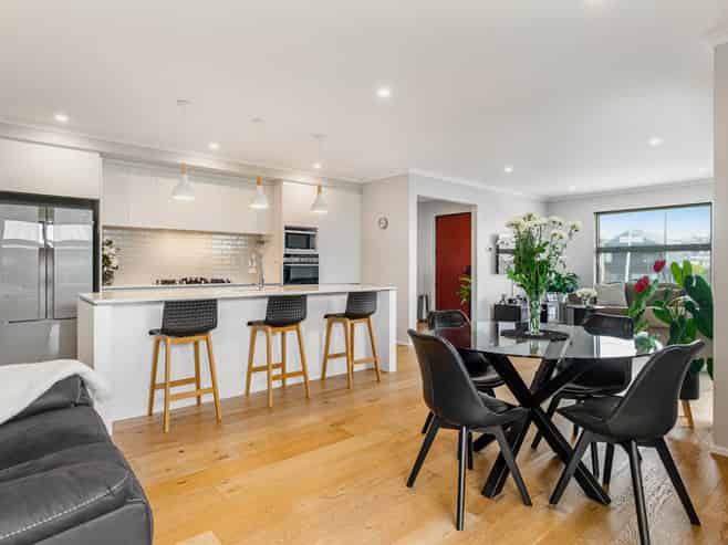 13 Kuku Avenue, Red Beach