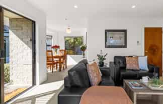 2/46 Campbell Street, Havelock North