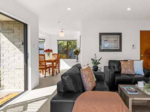 2/46 Campbell Street, Havelock North