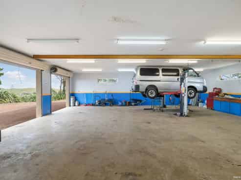 1966 Awhitu Road, Waiuku