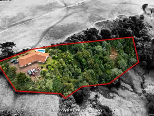 1966 Awhitu Road, Waiuku