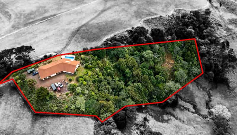 1966 Awhitu Road, Waiuku