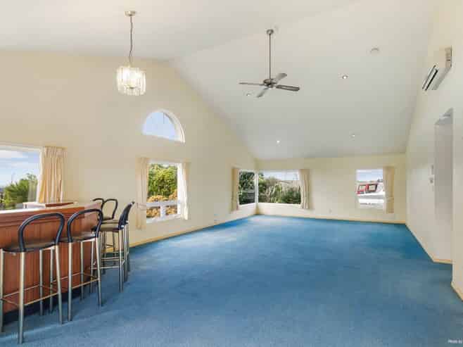 1966 Awhitu Road, Pollok
