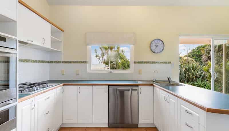 1966 Awhitu Road, Waiuku