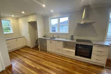 148 Main Road, Tawa
