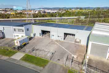 THE CONCOURSE - FREEHOLD VACANT WAREHOUSE & YARD