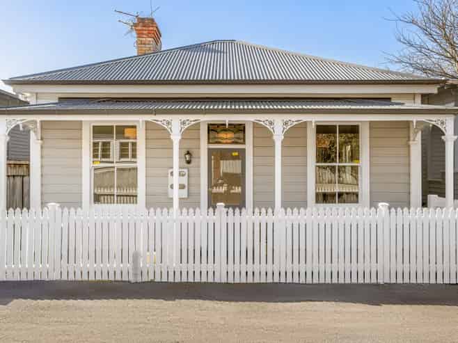 4 Graysons Lane, Mount Eden