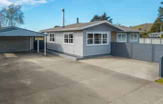 2 Martin Avenue, WAKEFIELD