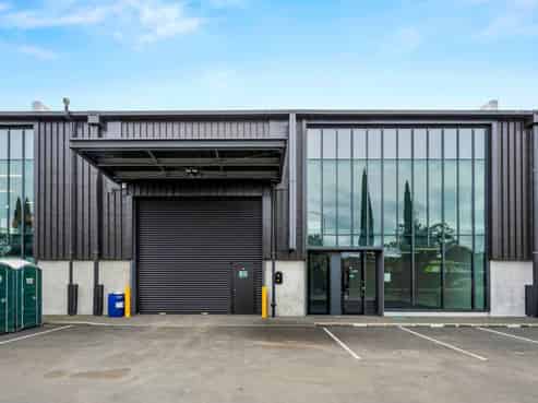 Impressive Industrial Facility in Woollen Mills
