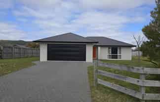 11 Kahikatea Drive, Kinloch