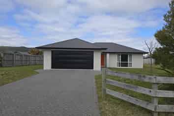 11 Kahikatea Drive, Kinloch