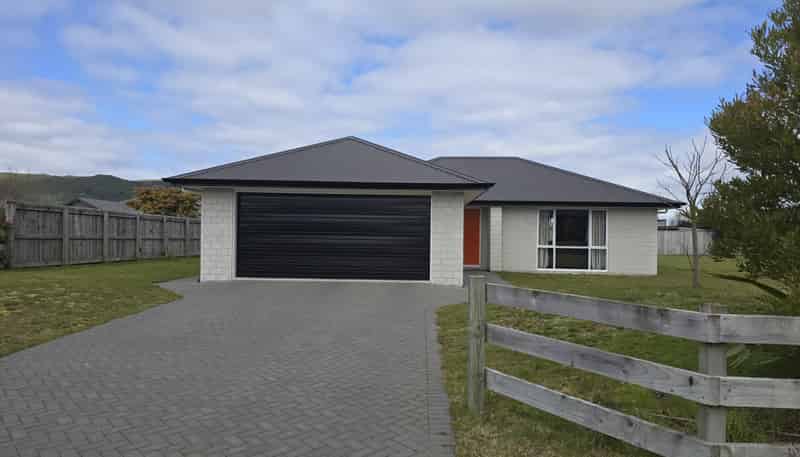 11 Kahikatea Drive, Kinloch