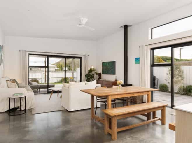 8 Hooper Street, Tamarau