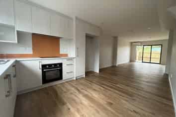 B/2 Awatere Street, Clover Park
