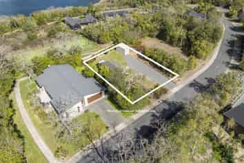 8 Parawera Drive, Acacia Bay