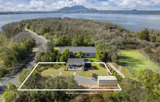 8 Parawera Drive, Acacia Bay