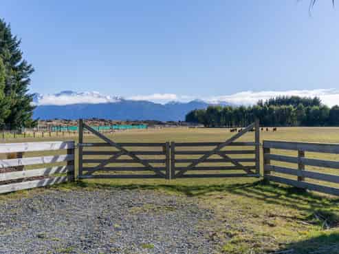 235 Sinclair Road, Te Anau